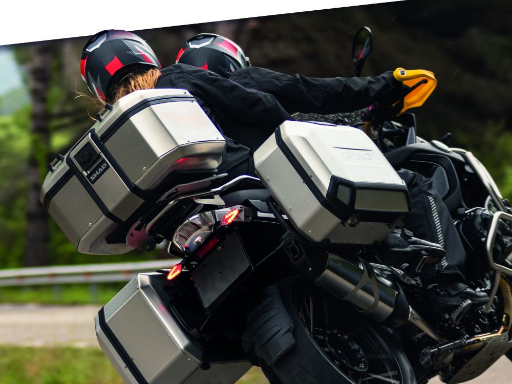 Sacoche de réservoir moto universelle SR18 de Shad bagagerie moto SHAD chez  equip'moto